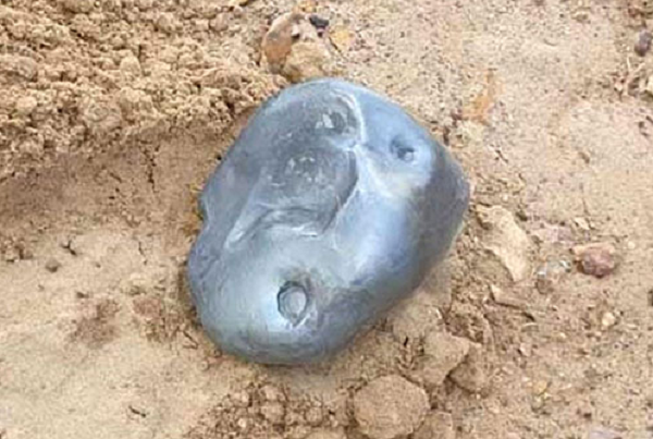 Các nhà khoa học tìm kiếm để nghiên cứu những thông tin khoa học quý giá được chứa đựng trong mỗi viên đá, thế nên điều này càng góp phần nâng cao giá trị của thiên thạch.