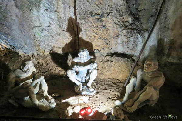 Điều khiến các nhà khoa học bất ngờ là các lớp trầm tích cổ xưa nhất lại cho thấy vào thời điểm khai phá vùng này, tổ tiên của chúng ta đã phải đối mặt với một khí hậu cận Bắc Cực vô cùng đáng sợ, chứ không phải khí hậu ôn đới như ngày nay.