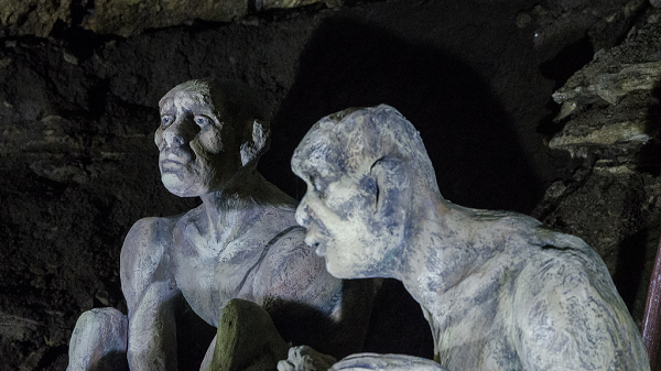 Trong 179 mẫu trầm tích, họ tính được khoảng 7.000 năm khắc nghiệt đã được ghi lại qua tỉ lệ các đồng vị trong răng động vật tồn lưu trong trầm tích, và cả qua những thứ công cụ mà con người đã sử dụng.