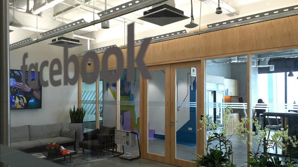 Tuy nhiên, đến nay điều đó không còn đúng nữa. Các buổi hỏi đáp của Facebook cũng dần bị lộ ra ngoài, cho thấy rằng những nhân viên không còn tin vào lý tưởng của mạng xã hội này hay cảm thấy họ đang gây hại cho xã hội đã tìm được một kênh đưa thông tin ra ngoài.