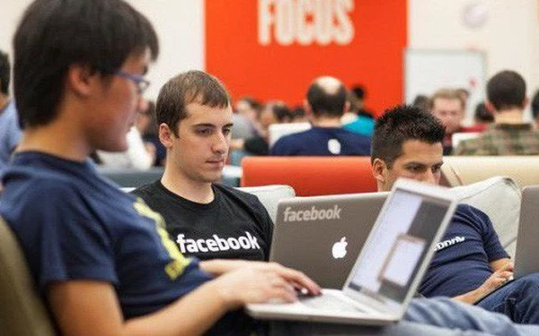 Chính sách rời công ty thoải mái và an ninh dữ liệu nội bộ tương đối lỏng lẻo tại Facebook dường như không phải điều gì độc đáo, mà là một phần của văn hóa minh bạch nội bộ thường thấy ở nhiều công ty tại Thung lũng Silicon.