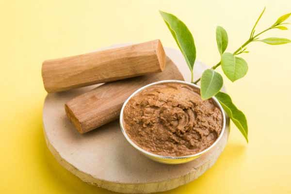 Cây gỗ đàn hương có giá rất đắt đỏ. Chúng có giá lên đến 500 - 1000 USD/kg tuỳ thời điểm. Gỗ đàn hương là loại cây mà tất cả các phần của nó đều có giá trị sử dụng, không bỏ đi một phần nào. Mời các bạn xem video: Khung cảnh thiên nhiên tuyệt đẹp tại các quốc gia ít dân nhất thế giới. Nguồn: VTC.