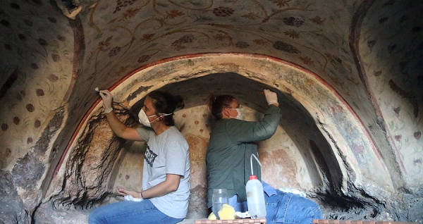 Tuy nhiên, thứ bên trong mới khiến các nhà khảo cổ bất ngờ. 400 căn phòng ở đây là một thế giới vô cùng xa hoa.