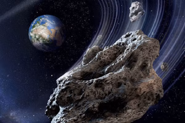 Một trong những tiểu hành tinh tiếp cận gần Trái Đất nhất có tên là 2021 TJ15 sẽ đến gần chúng ta ở khoảng 384.400 km vào ngày 23/10. Tiểu hành tinh này có đường kính 5,6 đến 13 m cách Trái Đất rất xa và không thể va vào Trái Đất.