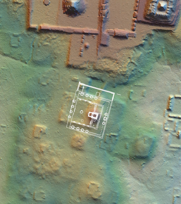 Dù người ta từng biết rằng các thương nhân của 2 bên đã đi lại, giao lưu với nhau, nhưng việc phát hiện cả một '' tòa thành ma'' của nền văn minh này được giấu kỹ trong thủ đô của nền văn minh kia là điều gây khó hiểu.