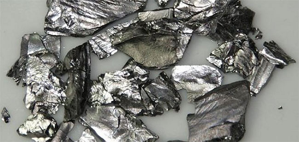 Californium - một kim loại actini - là nguyên tố siêu urani thứ sáu được tổng hợp. Đây cũng là một trong các nguyên tố có khối lượng nguyên tử cao nhất.