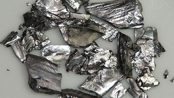 Giá trị nghiên cứu của vật lý hạt nhân, kích hoạt lò phản ứng hạt nhân. Đây là nguồn bức xạ neutron mạnh mẽ và là chất phóng xạ cực mạnh. Là nguyên tố để tạo nên vũ khí hạt nhân tạo nên sức mạnh quân sự của quốc gia.