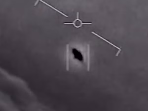UFO đã từng được cho là xuất hiện khá nhiều ở khu vực 51 bí ẩn. Năm 2020, một UFO hình đĩa phẳng màu trắng được phát hiện lơ lửng trên đường cao tốc phía trước Núi San Jacinto, Mỹ.