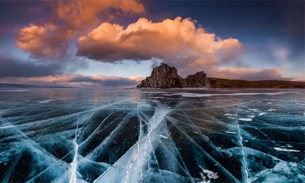 Điều khiến chúng ta lo lắng là chúng ta vẫn chưa hiểu biết nhiều về Bắc Cực, tầm quan trọng của nó đối với tất cả tương lai của chúng ta và tại sao nó đáng được bảo vệ. Mời các bạn xem video: Khung cảnh thiên nhiên tuyệt đẹp tại các quốc gia ít dân nhất thế giới. Nguồn: VTC