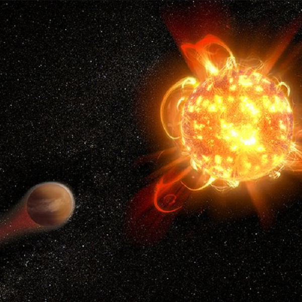 Hành tinh cách Trái Đất khoảng 670 năm ánh sáng bị ảnh hưởng bởi hiện tượng khóa thủy triều, có nghĩa một mặt của nó luôn quay về phía ngôi sao chủ. Ở nửa ban ngày, phân tử hydro bị rách thành nhiều mảnh trước khi tập trung ở nửa ban đêm, nơi chúng được tái hình thành.