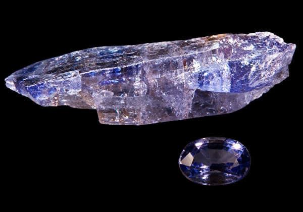 Đây quả là một chuỗi may mắn đáng kinh ngạc, nhất là khi Tanzanite là loại đá cực kỳ hiếm. Một số đánh giá cho rằng loại đá này hiếm hơn kim cương đến 1.000 lần do chỉ có thể được khai thác trong vài dặm vuông ở Tanzania.