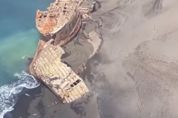 Những xác tàu còn sót lại được Hải quân Mỹ chuyển đến phía tây đảo Iwo Jima để tạo thành cảng, vì hòn đảo này không có cảng vào thời điểm đó. Chúng được sử dụng như một đê chắn sóng để bảo vệ các tàu khác đang neo đậu.