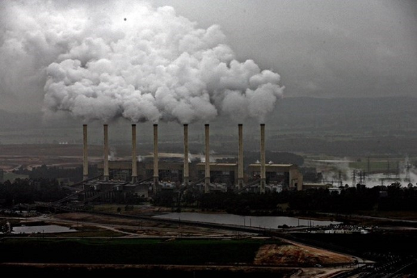 Đây chính là trở ngại lớn chắn ngang con đường hướng đến các mục tiêu chống biến đổi khí hậu. Hậu quả của việc sử dụng quá nhiều than đá là cả khu vực phải vật lộn với các tác động tiêu cực với môi trường và sức khỏe cộng đồng.