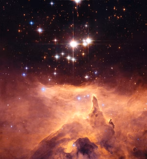 Lý thuyết vụ nổ lớn là mô hình vũ trụ học nổi bật miêu tả giai đoạn sơ khai của sự hình thành vũ trụ, các thiên hà. Các dải thiên hà được hình thành từ lượng lớn bụi khí, cùng ít nhất 100 tỷ ngôi sao.