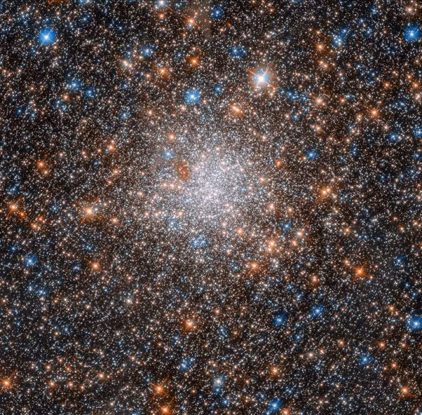 Thiên hà (galaxy), hay còn được nhắc đến bằng những cái tên ngân hà, dải thiên hà, tinh vân… Cách gọi thiên hà trong Tiếng Việt bắt nguồn từ tiếng Hán, có nghĩa là “sông Hoàng Hà ở trên trời”.