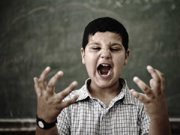 AHS được miêu tả là tình trạng người bệnh cảm thấy tay, chân của họ bị chiếm quyền, mất kiểm soát khi thực hiện các hành động. Hội chứng này được ghi nhận lần đầu tiên vào năm 1908 bởi nhà thần kinh học người Đức Kurt Goldstein.