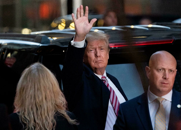 "Tôi rất vui mừng khi ấn nút gửi "sự thật" đầu tiên của mình trên TRUTH Social trong tương lai gần. TMTG được thành lập với sứ mệnh là tiếng nói cho mọi người”, ông Trump nói thêm.