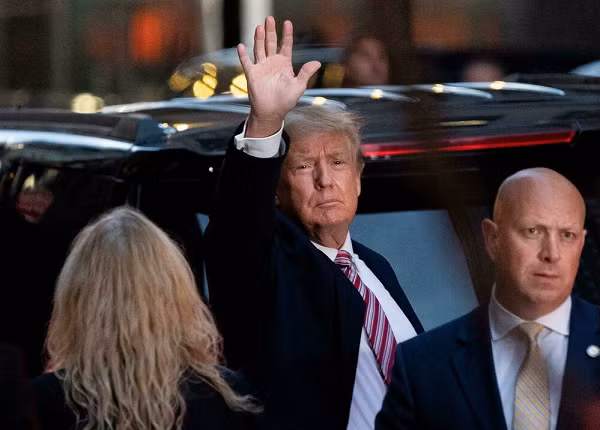 "Tôi rất vui mừng khi ấn nút gửi "sự thật" đầu tiên của mình trên TRUTH Social trong tương lai gần. TMTG được thành lập với sứ mệnh là tiếng nói cho mọi người”, ông Trump nói thêm.