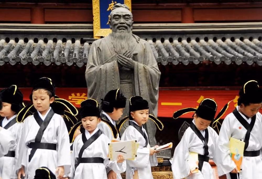 Nhung hoat dong doc dao trong le khai giang tren the gioi-Hinh-3