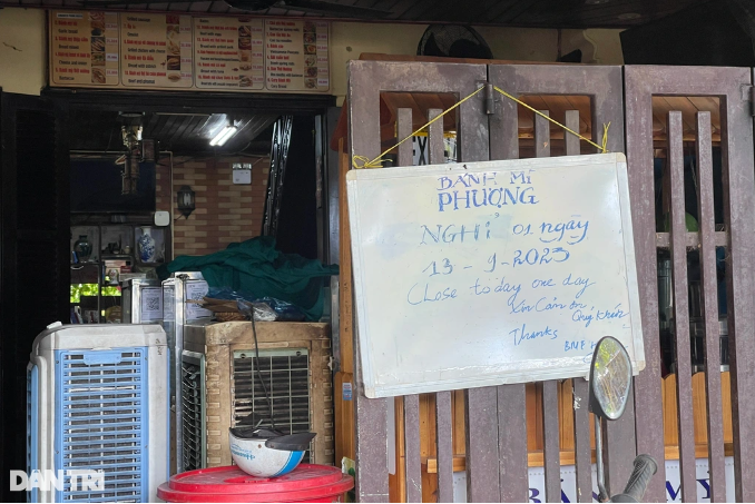 Vu ngo doc banh mi Phuong: Nguoi nha chu tiem len tieng