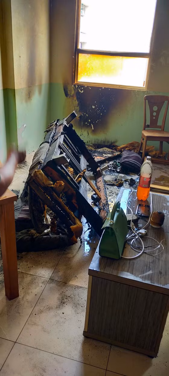 4 nguoi vu nghi ngao da dot can ho chung cu duoc giai cuu-Hinh-2