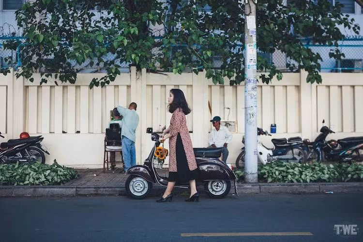 Tại Việt Nam, những chiếc Vespa cổ chủ yếu được du nhập vào nước ta trong thời kỳ chiến tranh chống Mỹ. Một thời dòng xe này từng rất phổ biến trên đường phố Sài Gòn, không thua kém các loại xe Honda như Super Cub hay Honda 67.