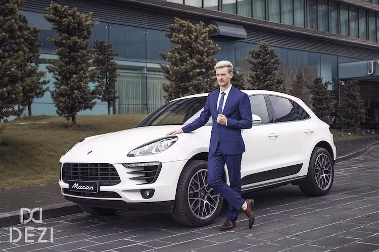 Khi còn trong giai đoạn phát triển, Macan từng được gọi là Cajun - viết tắt của Cayenne Junior, nghĩa là một chiếc Cayenne thu nhỏ. Vào ngày 16/2/2012, tên gọi chính thức của chiếc xe đã được công bố là Macan, trong tiếng Indonesia nghĩa là con hổ.