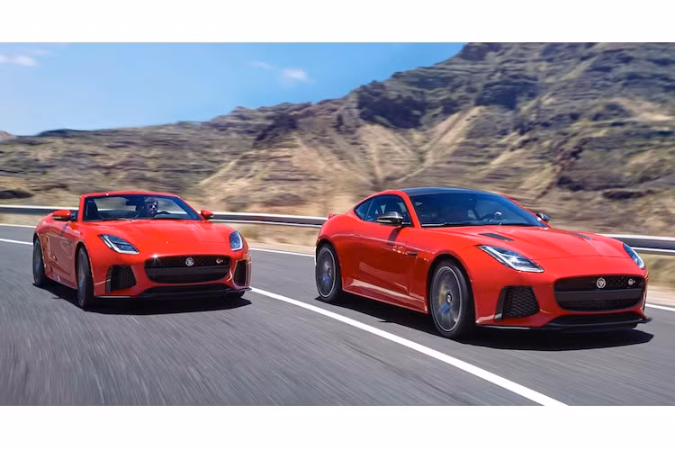 Các phiên bản còn lại của mẫu xe thể thao F-Type không có sự thay đổi về hệ động lực, với các tùy chọn hệ dẫn động cầu sau hoặc 4 bánh, Tùy chọn số sàn sẽ chỉ có thể kết hợp với hệ dẫn động bánh sau, trong khi mọi phiên bản với động cơ V8 sẽ chỉ có hệ dẫn động 4 bánh.