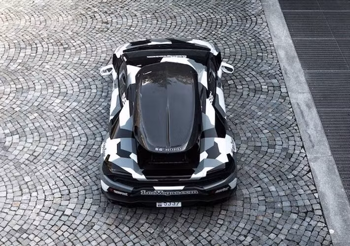 Đối với phần động cơ, cỗ máy V10 5.2l nạp khí tự nhiên với công suất 610 mã lực nguyên bản của Huracan đã được hãng Stertman Motorsport ở Thụy Điển độ lại. Nhờ có bộ siêu nạp của hãng VF Engineering, công suất động cơ nay đã được nâng lên 800 mã lực. Ngoài ra, chiếc xe còn có hệ thống xả Akrapovic hiệu năng cao.