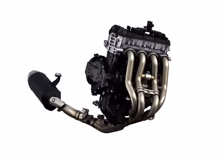 Động cơ của xe chắc chắn sẽ có dung tích 999 cc, với hệ thống van biến thiên VVT do chính hãng thiết kế. Được lấy từ chiếc xe đua MotoGP GSX-RR, hệ thống này sử dụng những vòng bi kích hoạt bằng lực ly tâm để điều khiển biến thiên các xú-páp động cơ ở trên 10.000 vòng/phút, giúp chiếc xe có "ga cuối" mạnh hơn 10 mã lực.