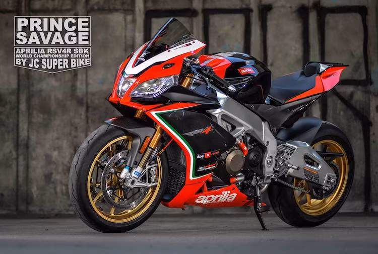 Năm 2013, hãng môtô Ý Aprilia đã tung ra phiên bản đặc biệt Aprilia RSV4 Factory APRC SBK, dựa trên dòng siêu môtô Aprilia RSV4 thông thường. Ngay từ khi rời nhà máy, RSV4 Factory APRC SBK đã là một chiếc "xe đua đường phố" thực sự khi có cấu hình gần như y hệt những chiếc xe đua tại giải WSBK vào lúc đó của chính Aprilia.