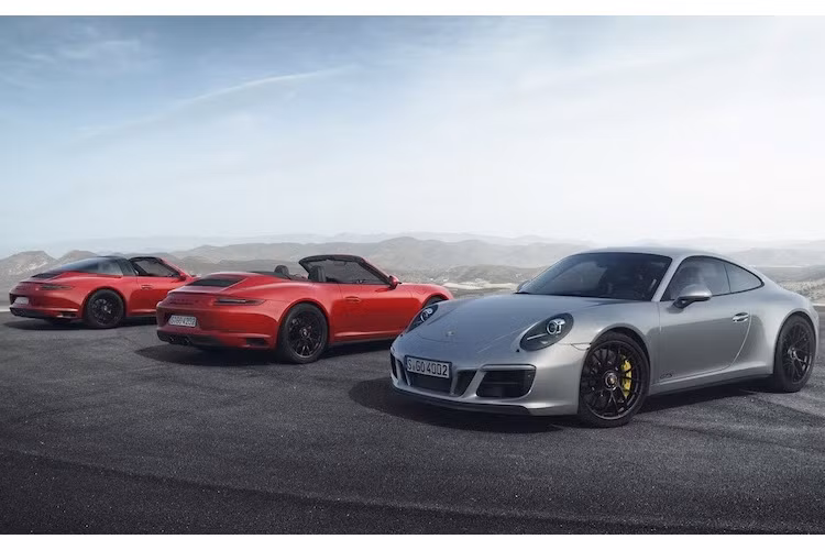 Gồm các phiên bản như Porsche 911 Carrera GTS, the Carrera 4 GTS, Carrera GTS Cabriolet, Carrera 4 GTS Cabriolet và Targa 4 GTS, Porsche 911 GTS là model mới nhất của thế hệ 911 991 nâng cấp (facelift) lớn, thường được gọi là 991.2 để phân biệt.