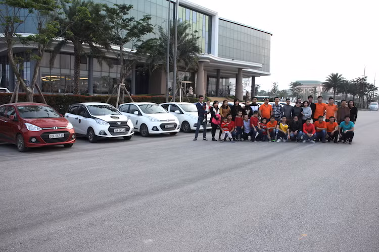 Phiên bản i10 hiện tại ở Việt Nam đang được nhập khẩu tại Ấn Độ nhưng trong năm 2017 này, có thể chiếc xe sẽ được lắp ráp ở nước ta, khiến giá của xe giảm xuống nữa. Tại Việt Nam, Grand i10 cùng Kia Morning cũng là dòng xe có lượng người chơi đông đảo. CLB Grand i10 Việt Nam hiện đang có hơn 10.000 thành viên trên cả nước và vừa tổ chức sinh nhật 2 tuổi trong tháng 12/2016.