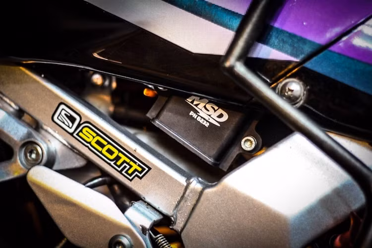 Khối động cơ xi-lanh đơn 2 kỳ 125 cc của Nova Dash vốn đã có công suất mạnh hàng đầu phân khúc là 22 mã lực được giữ nguyên, chỉ được "tăng lực" nhẹ với mô-bin sườn độ MSD cùng dây tăng áp.