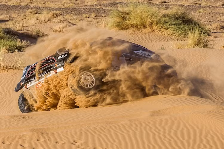 Hiện đã được bắt đầu, mùa giải Dakar Rally 2017 năm nay sẽ đi qua tổng cộng 3 quốc gia là Paraguay, Bolivia và Argentina, trải qua tổng cộng 9000 km. Trong số đó, hơn 4000 km sẽ là những chặng đặc biệt với điều kiện cực kỳ khắc nghiệt, đưa giới hạn của tay đua, phụ lái và những chiếc xe tới tối đa.