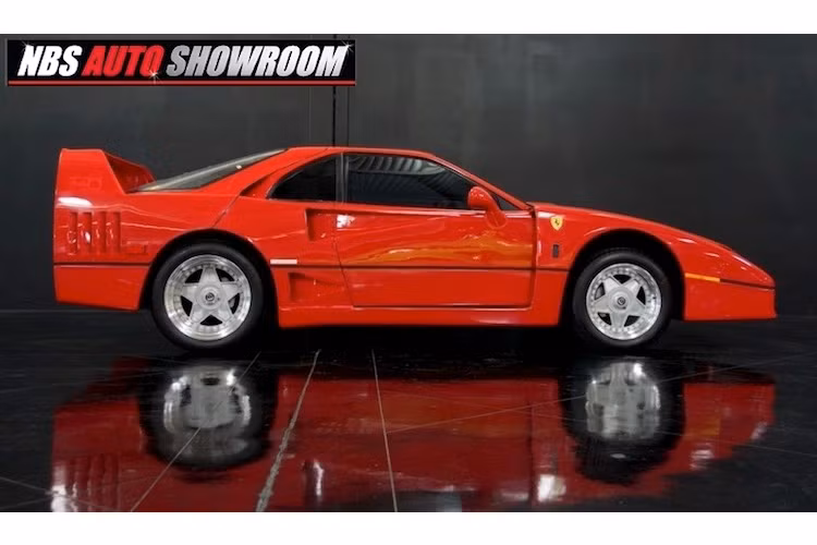 Chiếc xe nhái Pontiac Fiero đang được rao bán tại Mỹ này đã có ngoại hình "fake" giống tới 95% so với siêu xe huyền thoại Ferrari F40 và hiện nay đang được rao bán. Dựa theo thiết kế của F40, từng chi tiết của chiếc xe đã được "replica" một cách tỉ mỉ, khiến những người không sành về xe 100% không thể nhận biết được nó với F40 thật.