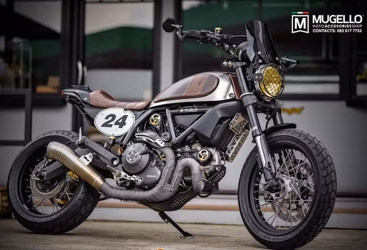 Lấy cảm hứng từ dòng Scrambler đầu tiên năm 1962, mẫu xe môtô Ducati Scrambler vốn đã là một trong những mẫu xe hoài cổ được ưa chuộng trên Thế giới hiện nay. Tuy nhiên sau khi được shop đồ chơi Mugello tại Thái Lan "dọn" lại, chiếc xe còn trở nên "phong trần" và cổ điển hơn nữa.