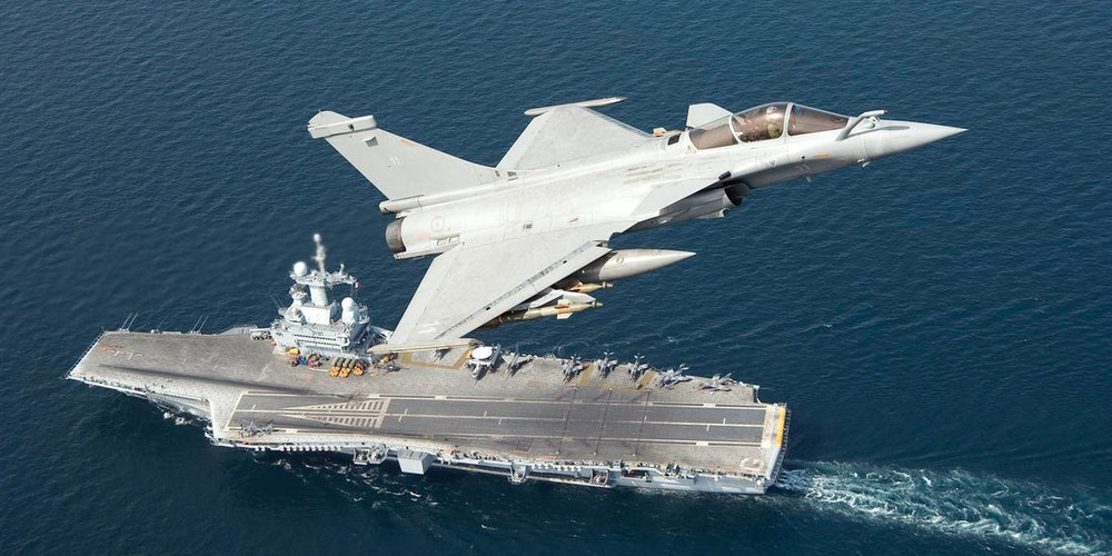 Số lượng chiến đấu cơ tiên tiến trên tàu sân bay Pháp nhiều hơn đáng kể so với toàn bộ lực lượng tác chiến của không quân Nga đang đứng chân tại căn cứ Hmeimim.