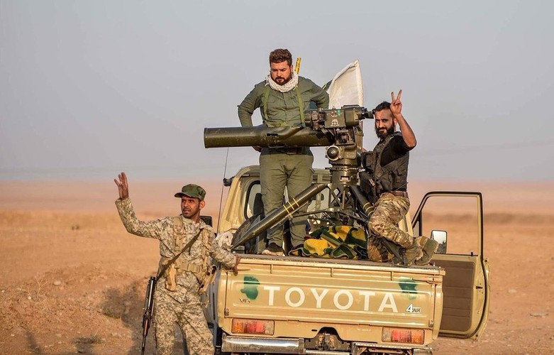 Pháo binh, súng cối là lực lượng không kém phần quan trọng và hiệu quả trong các trận chiến giành Idlib; trực tiếp chi viện hỏa lực cho các lực lượng của Quân đội Syria chiến đấu.