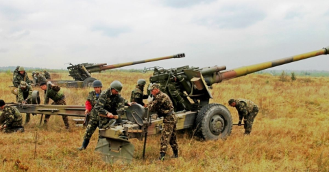 Ngoài súng cối, lựu pháo nòng dài 152 mm 2A65 Msta-B được sử dụng tương đối nhiều; loại pháo này được Nga viện trợ cho Syria trong cuộc nội chiến và đã chứng tỏ khả năng trong các trận chiến giành Palmyra. Ưu điểm chính của 2A65 là độ chính xác cao, điều này rất quan trọng khi chiến trường là thành thị và khu dân cư.