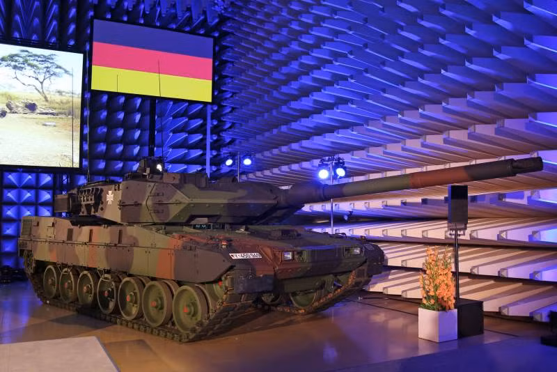 Khả năng sống sót của xe tăng được hết sức đề cao, phần sàn xe được tăng dày để đối phó với mìnvà các loại thiết bị nổ tự chế (IED); thân xe được tăng cường giáp thụ động, có thể bảo vệ xe trước các loại đạn chống tăng.