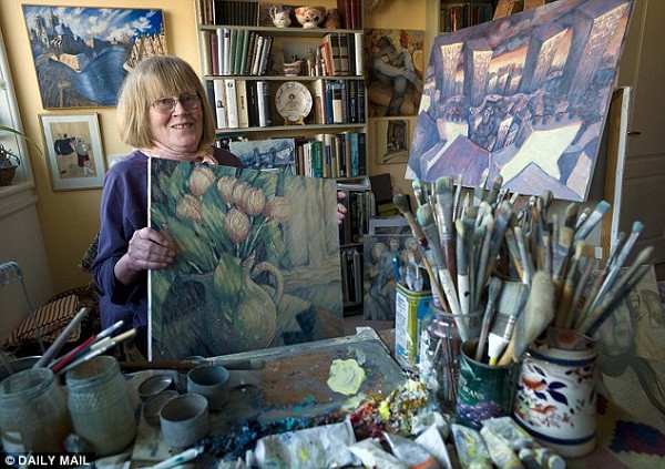 Người ta biết đến cái tên Charlotte Johnson Wahl nhiều hơn với tư cách là một họa sĩ vẽ chân dung chuyên nghiệp. Bà từng chia sẻ với tờ Telegraph: “Chị gái và em trai tôi đều rất thông minh, nhưng với tôi bố mẹ không biết phải làm gì. Họ đã đưa cho tôi một số loại sơn để thỏa sức sáng tạo và rồi tôi nhận ra mình rất giỏi việc này”. Ảnh: Dailymail