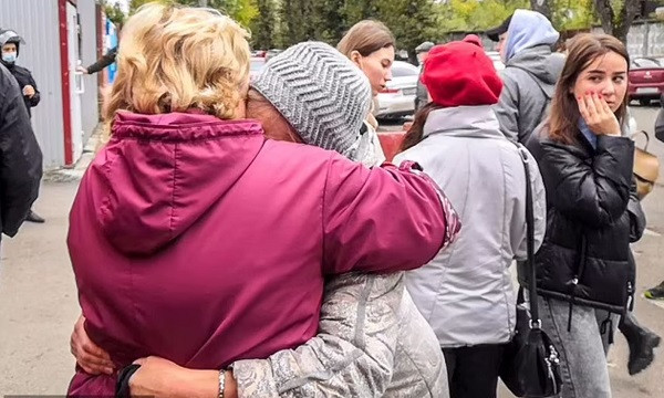 Ngay sau vụ xả súng ở trường đại học Nga, Tổng thống Nga Vladimir Putin bày tỏ lời chia buồn chân thành tới gia đình nạn nhân thiệt mạng. Bộ trưởng y tế và khoa học đã được lệnh tới Perm để phối hợp hỗ trợ các nạn nhân.