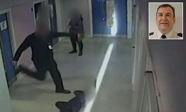 Phát biểu sau phiên điều trần về vụ việc trên, Giám đốc Cheryl Rhodes từ Cục Tiêu chuẩn Nghề nghiệp của lực lượng cảnh sát hạt Merseyside cho biết: “Hành động của Christopher Cruise là trái ngược với những phẩm chất và tiêu chuẩn của các viên chức bảo vệ trường học. Chúng tôi sẽ chấn chỉnh các sĩ quan để đảm bảo giữ được niềm tin của công chúng vào lực lượng”. Ảnh: dailymail