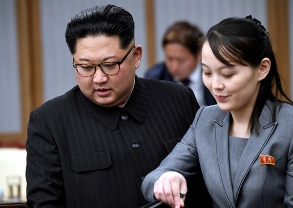 Vai trò chính trị của Kim Yo Jong cũng như khả năng trở thành người kế nhiệm anh trai trong tương lai đã trở thành chủ đề suy đoán từ lâu. Các chuyên gia về Triều Tiên tiết lộ, Kim Yo Jong có thể là cố vấn duy nhất mà Kim Jong Un tin tưởng, do có chung dòng máu cũng như sự giúp ích đắc lực của bà. Ảnh: Getty