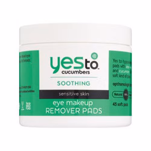 Tẩy trang mắt môi Yes to Cucumbers. Giá 8,49$. Nếu không loại bỏ lớp trang điểm mắt môi trước khi đi ngủ thì e rằng làn da của bạn sẽ bị bí bách, tắc nghẽn nang lông. Chọn loại tẩy trang này sẽ không gây dị ứng, không quá nhờn, không làm cay mắt. Bạn sẽ cảm thấy mát lạnh trên mắt sau khi kết thúc một ngày dài với lớp trang điểm 