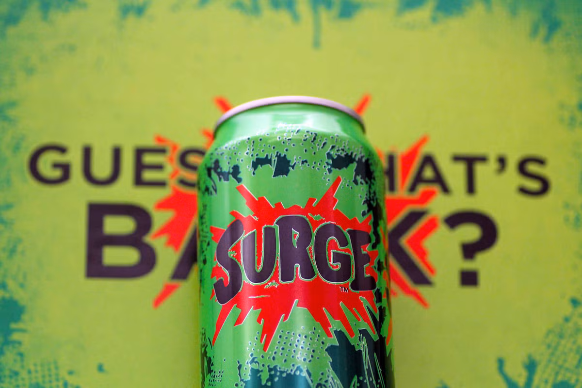 Nước ngọt có ga, nhất là soda. Những hợp chất trong soda khiến tim mạch của bạn đập nhanh hơn và gây ra các bệnh tim mạch khác nhau. Hơn nữa, trong 1 lon soda có khoảng 50-60gr đường thực sự nhiều hơn lượng cho phép.