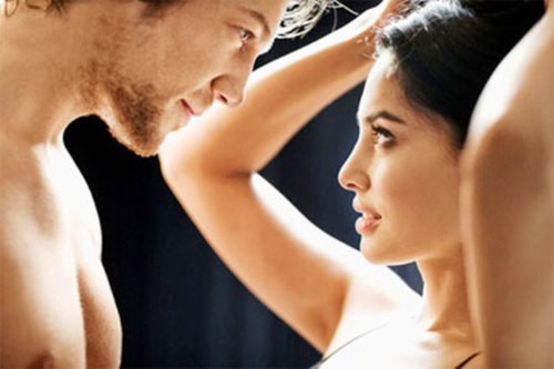 Cảm giác. Những người có ngón tay nhỏ hơn thường có cảm giác tốt hơn, vì vậy mà phụ nữ vượt trội hơn đàn ông ở điểm này. Tuy nhiên, điều quan trọng ở điều này không liên quan gì đến giới tính. Có nghĩa, đàn ông có ngón tay nhỏ hơn phụ nữ cũng sẽ nhạy cảm hơn nửa còn lại.