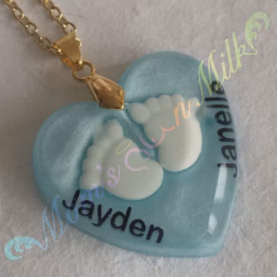 Nhược điểm duy nhất của đồ trang sức này là sữa mẹ sẽ đổi màu theo thời gian (khoảng 1 năm) vì tiếp xúc với ánh sáng, thế nhưng những khách hàng của dòng trang sức đặc biệt này vẫn rất yêu thích.