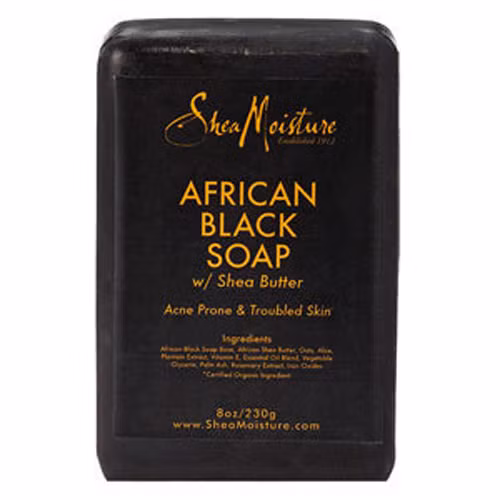 Xà bông cục Shea Moisture African Black Soap. Có giá 5,79$. Được làm từ tro cọ, chiết quất từ quả me và vỏ chuối, Shea Moisture là nhãn hiệu chuyên về những sản phẩm cho da và tóc từ những thành phần organic ra đời từ 1912 rất được ưa chuộng tại Mỹ.